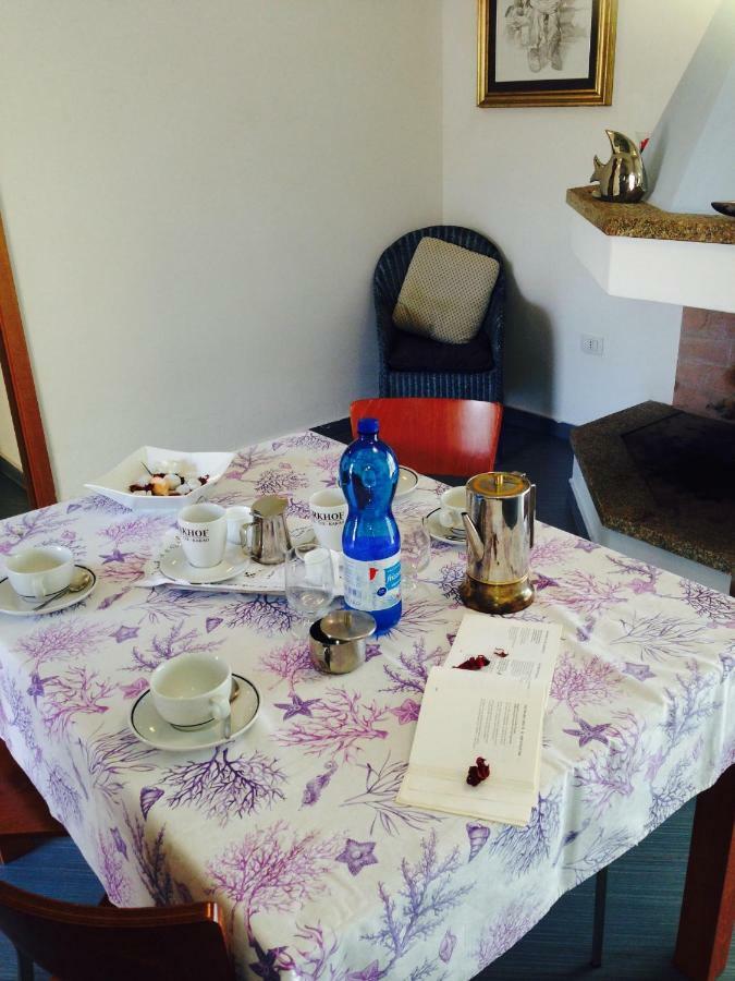 Villa Aurora Chia Zewnętrze zdjęcie